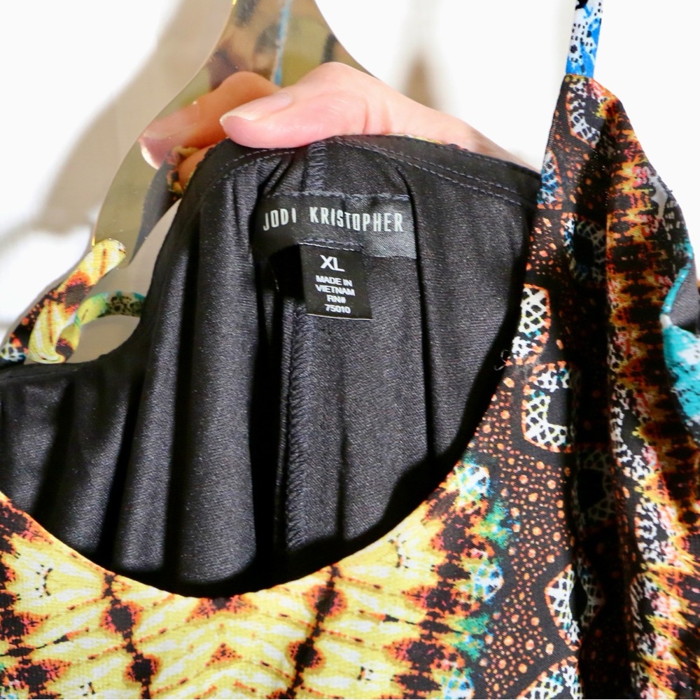 Jodi Kristopher Multicolor Patterned Top - Picture 3 of 3